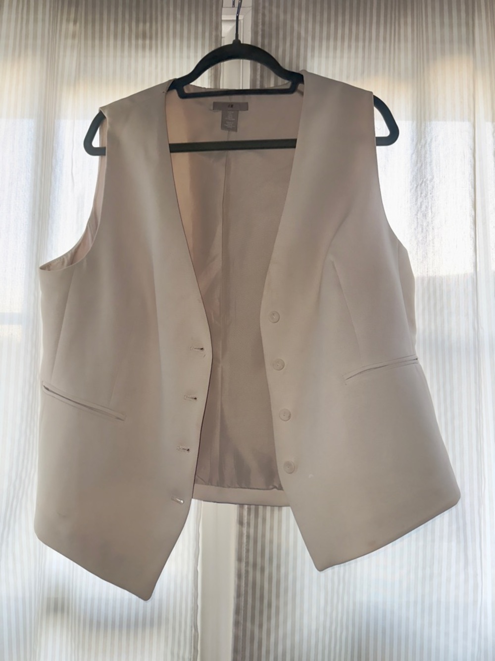 H & M Women’s Cream Button-Front Tailored Vest